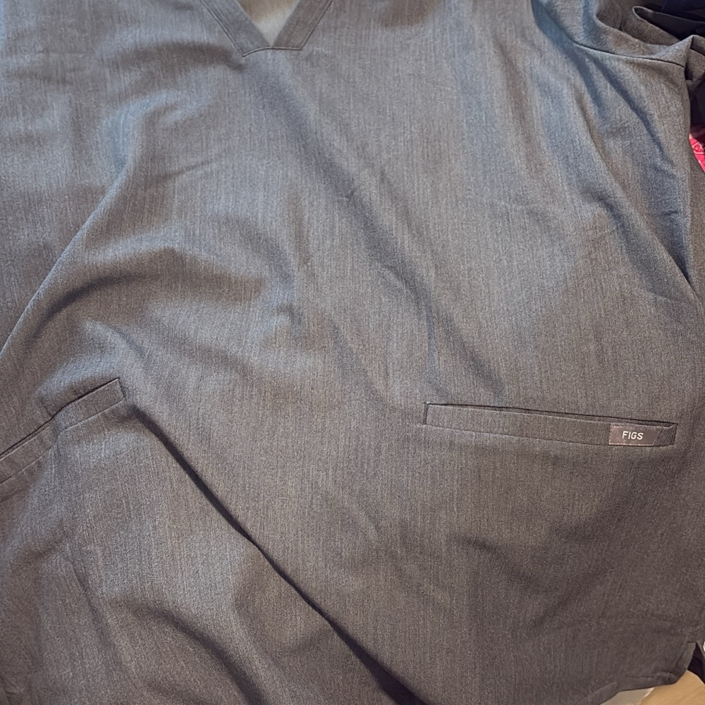 Figs Gray Scrub Top women’s 2XL